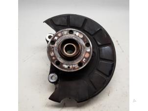 Używane Piasta kola przód Volkswagen Passat Variant (365) 1.6 TDI 16V Bluemotion Cena € 36,75 Procedura marży oferowane przez Reclycar De Boer BV