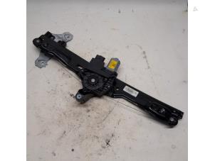 Begagnade Fönstermekanism, 4-dörrars, vänster fram Nissan Qashqai (J11) 1.2 DIG-T 16V Pris € 26,25 Marginaltabell erbjuds av Reclycar De Boer BV