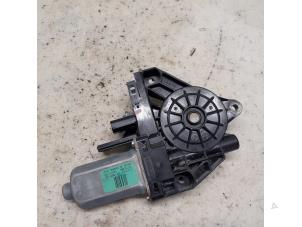 Używane Silnik szyby drzwiowej Fiat Freemont 2.0 MultiJet 140 16V Cena € 78,75 Procedura marży oferowane przez Reclycar De Boer BV