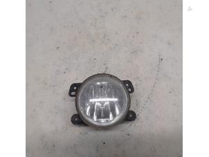 Używane Swiatlo przeciwmgielne prawy przód Fiat Freemont 2.0 MultiJet 140 16V Cena € 26,25 Procedura marży oferowane przez Reclycar De Boer BV