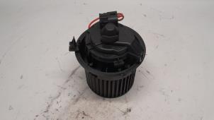 Begagnade Fläktmotor för uppvärmning och ventilation Dacia Logan MCV II/Sandero Wagon (7S) 0.9 TCE 12V Pris € 42,00 Marginaltabell erbjuds av Reclycar De Boer BV
