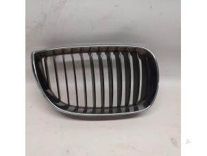 Gebruikte Bumper Rooster BMW 1 serie (E87/87N) 116i 1.6 16V Prijs € 21,00 Margeregeling aangeboden door Reclycar De Boer BV