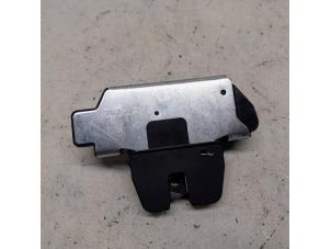 Używane Mechanizm zamka tylnej klapy Peugeot 3008 I (0U/HU) 1.6 HDiF 16V Cena € 15,75 Procedura marży oferowane przez Reclycar De Boer BV