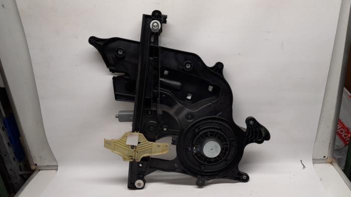 Fönstermekanism, 2-dörrars, höger fram från en Peugeot Partner (EF/EU) 1.6 BlueHDi 100 2019