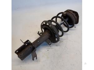 Begagnade Stötdämpare, höger fram Renault Megane III Grandtour (KZ) 1.4 16V TCe 130 Pris € 36,75 Marginaltabell erbjuds av Reclycar De Boer BV