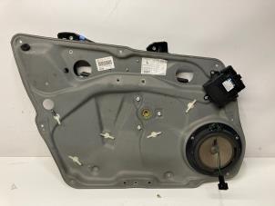 Begagnade Fönstermekanism, 4-dörrars, vänster fram Mercedes B (W245) 1.5 B-150 16V Pris € 26,25 Marginaltabell erbjuds av Reclycar De Boer BV
