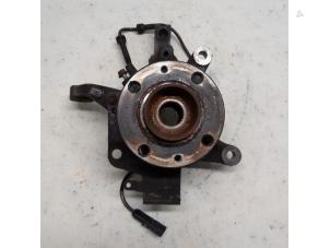 Używane Piasta kola przód Renault Captur (2R) 1.2 TCE 16V EDC Cena € 36,75 Procedura marży oferowane przez Reclycar De Boer BV