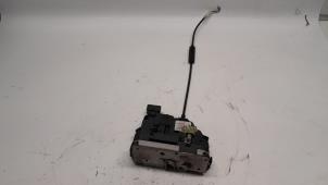 Gebruikte Slotmechaniek Portier 4Deurs rechts-achter Opel Corsa D 1.4 16V Twinport Prijs € 26,25 Margeregeling aangeboden door Reclycar De Boer BV