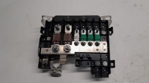 Begagnade Spänningsregulator Renault Master III (MA/MB/MC/MD/MH/MF/MG/MH) 2.3 dCi 135 16V FWD Pris € 131,25 Marginaltabell erbjuds av Reclycar De Boer BV