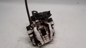 Gebruikte Remklauw (Tang) rechts-achter Volvo XC90 II 2.0 T8 16V Twin Engine AWD Prijs € 105,00 Margeregeling aangeboden door Reclycar De Boer BV