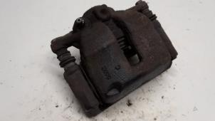 Begagnade Främre bromsok, höger Mini Mini (R56) 1.4 16V One Pris € 15,75 Marginaltabell erbjuds av Reclycar De Boer BV