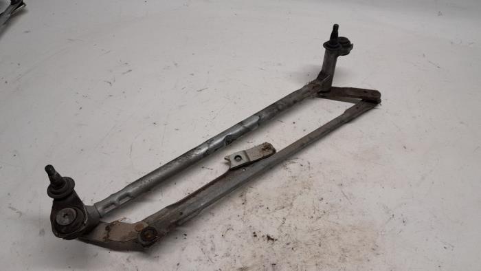 Torkarmekanism från en Seat Ibiza IV (6J5) 1.2 12V 2011