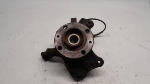 Używane Piasta kola przód Renault Twingo II (CN) 1.6 16V RS Cena € 78,75 Procedura marży oferowane przez Reclycar De Boer BV