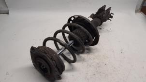 Begagnade Stötdämpare, höger fram Renault Megane III Grandtour (KZ) 1.4 16V TCe 130 Pris € 36,75 Marginaltabell erbjuds av Reclycar De Boer BV