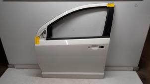 Używane Drzwi lewe przednie wersja 4-drzwiowa Fiat Freemont 2.0 MultiJet 170 16V Cena € 173,25 Procedura marży oferowane przez Reclycar De Boer BV