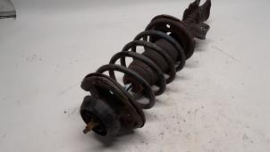 Begagnade Stötdämpare, höger fram Hyundai i10 (F5) 1.1i 12V Pris € 36,75 Marginaltabell erbjuds av Reclycar De Boer BV