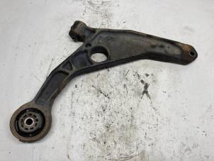 Używane Wahacz zawieszenia dolny lewy przód Fiat Freemont 2.0 MultiJet 170 16V Cena € 36,75 Procedura marży oferowane przez Reclycar De Boer BV