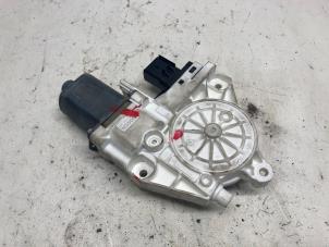 Używane Silnik szyby drzwiowej Fiat Freemont 2.0 MultiJet 170 16V Cena € 42,00 Procedura marży oferowane przez Reclycar De Boer BV