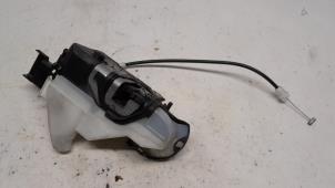 Begagnade Dörrlåsmekanism, 4-dörrars, vänster fram Citroen C5 III Berline (RD) 1.6 16V THP 155 Pris € 36,75 Marginaltabell erbjuds av Reclycar De Boer BV