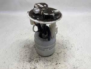 Używane Elektryczna pompa paliwa Nissan Note (E11) 1.4 16V Cena € 31,50 Procedura marży oferowane przez Reclycar De Boer BV