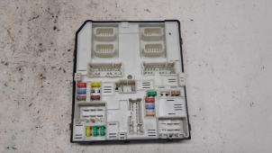 Begagnade Säkringsbox Renault Megane III Grandtour (KZ) 1.5 dCi 110 Pris € 236,25 Marginaltabell erbjuds av Reclycar De Boer BV