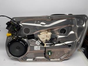 Begagnade Fönstermekanism, 4-dörrars, höger fram Mercedes C (W204) 1.8 C-180 CGI 16V Pris € 42,00 Marginaltabell erbjuds av Reclycar De Boer BV
