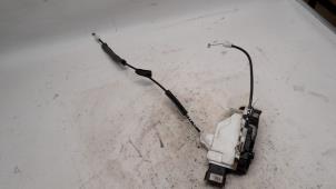 Begagnade Dörrlåsmekanism, 4-dörrars, vänster fram Citroen C5 III Berline (RD) 3.0 HDiF V6 24V Pris € 36,75 Marginaltabell erbjuds av Reclycar De Boer BV