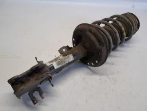 Używane Amortyzator wstrzasów prawy przód Fiat Punto III (199) 1.3 JTD Multijet 80 16V Cena € 42,00 Procedura marży oferowane przez Reclycar De Boer BV