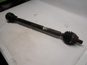 Begagnade Drivaxel, höger fram Seat Leon (1P1) 1.2 TSI Pris € 36,75 Marginaltabell erbjuds av Reclycar De Boer BV