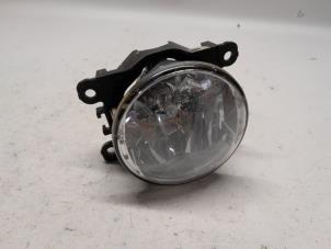 Gebruikte Mistlamp rechts-voor Dacia Duster (SR) 1.0 TCE 100 Bi-Fuel, Eco-G 12V Prijs € 36,75 Margeregeling aangeboden door Reclycar De Boer BV