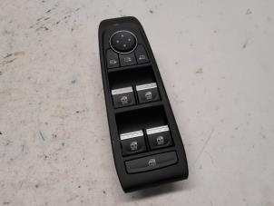 Gebruikte Elektrisch Raam Schakelaar Renault Austral 1.2 E-Tech Hybrid 200 Prijs € 157,50 Margeregeling aangeboden door Reclycar De Boer BV