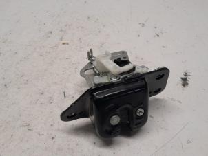 Używane Mechanizm zamka tylnej klapy Fiat Freemont 2.0 MultiJet 140 16V Cena € 36,75 Procedura marży oferowane przez Reclycar De Boer BV