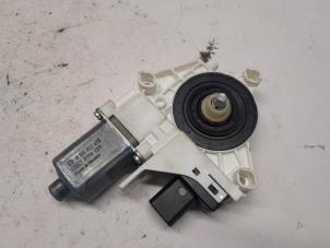 Używane Silnik szyby drzwiowej Fiat Freemont 2.0 MultiJet 140 16V Cena € 52,50 Procedura marży oferowane przez Reclycar De Boer BV