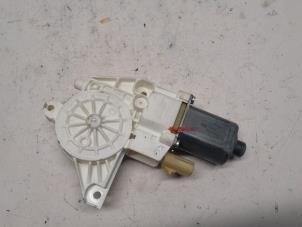 Używane Silnik szyby drzwiowej Fiat Freemont 2.0 MultiJet 140 16V Cena € 36,75 Procedura marży oferowane przez Reclycar De Boer BV