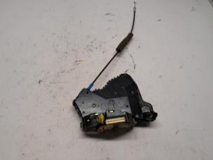 Gebruikte Deurslot Mechaniek 4Deurs links-voor Toyota Corolla Verso (R10/11) 1.8 16V VVT-i Prijs € 36,75 Margeregeling aangeboden door Reclycar De Boer BV