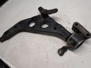 Gebruikte Draagarm onder links-voor Austin Mini Open (R52) 1.6 16V Cooper Prijs € 26,25 Margeregeling aangeboden door Reclycar De Boer BV