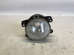 Używane Swiatlo przeciwmgielne prawy przód Fiat Freemont 2.0 MultiJet 140 16V Cena € 21,00 Procedura marży oferowane przez Reclycar De Boer BV