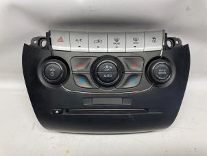 Używane Jednostka multimedialna Fiat Freemont 2.0 MultiJet 140 16V Cena € 157,50 Procedura marży oferowane przez Reclycar De Boer BV