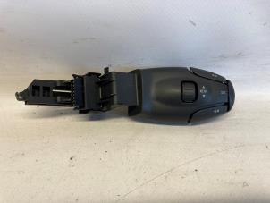 Używane Kierownica multifunkcyjna Peugeot 207 SW (WE/WU) 1.6 16V Cena € 21,00 Procedura marży oferowane przez Reclycar De Boer BV