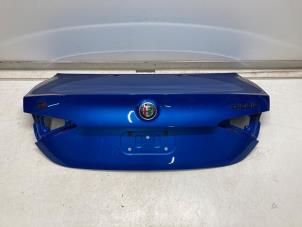Gebruikte Kofferdeksel Alfa Romeo Giulia (952) 2.0 T 16V Veloce Q4 Prijs € 630,00 Margeregeling aangeboden door Reclycar De Boer BV