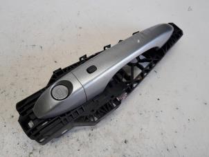 Gebruikte Portiergreep 4Deurs links-voor Jeep Compass II (MP) 2.0 Multijet II 140 16V 4x4 Prijs € 15,75 Margeregeling aangeboden door Reclycar De Boer BV