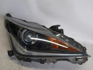 Gebruikte Koplamp rechts Toyota Aygo (B40) 1.0 12V VVT-i Prijs € 210,00 Margeregeling aangeboden door Reclycar De Boer BV