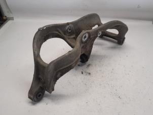 Begagnade Främre gaffelben, höger Peugeot 407 (6C/J) 3.0 HDiF V6 24V Pris € 36,75 Marginaltabell erbjuds av Reclycar De Boer BV