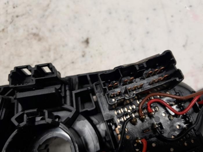 Combischakelaar Stuurkolom van een Dacia Sandero II 1.0 Sce 12V 2018