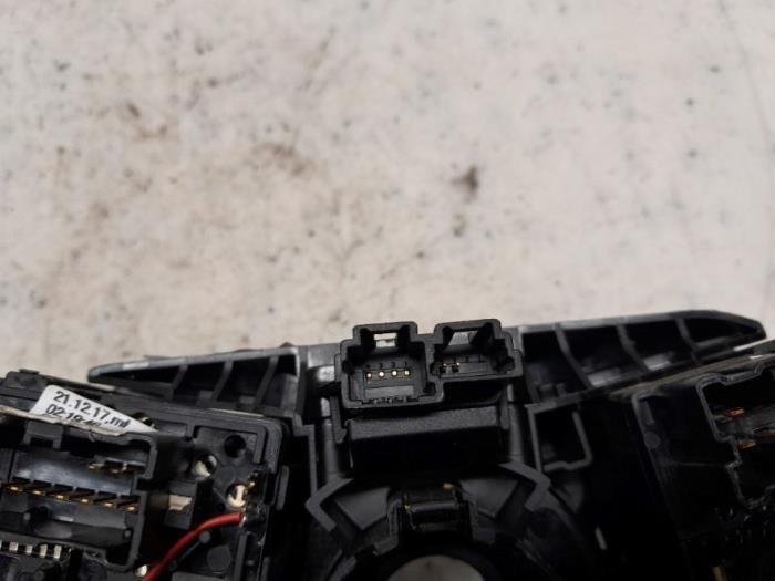 Combischakelaar Stuurkolom van een Dacia Sandero II 1.0 Sce 12V 2018