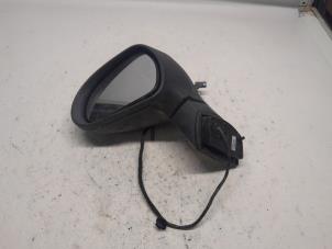 Używane Lusterko zewnetrzne lewe Peugeot 207 SW (WE/WU) 1.4 Cena € 36,75 Procedura marży oferowane przez Reclycar De Boer BV
