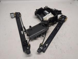 Używane Mechanizm szyby lewej przedniej wersja 4-drzwiowa Seat Leon (1P1) 1.2 TSI Cena € 63,00 Procedura marży oferowane przez Reclycar De Boer BV