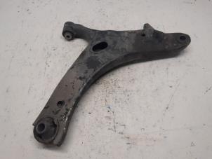 Begagnade Främre undre gaffelben, höger Subaru Forester (SH) 2.0 16V BiFuel Pris € 52,50 Marginaltabell erbjuds av Reclycar De Boer BV