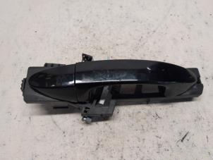 Gebruikte Portiergreep 4Deurs rechts-voor Ford Fiesta 6 (JA8) 1.0 SCI 12V 80 Prijs € 15,75 Margeregeling aangeboden door Reclycar De Boer BV