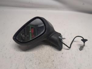 Gebruikte Buitenspiegel links Ford Fiesta 6 (JA8) 1.0 SCI 12V 80 Prijs € 157,50 Margeregeling aangeboden door Reclycar De Boer BV
